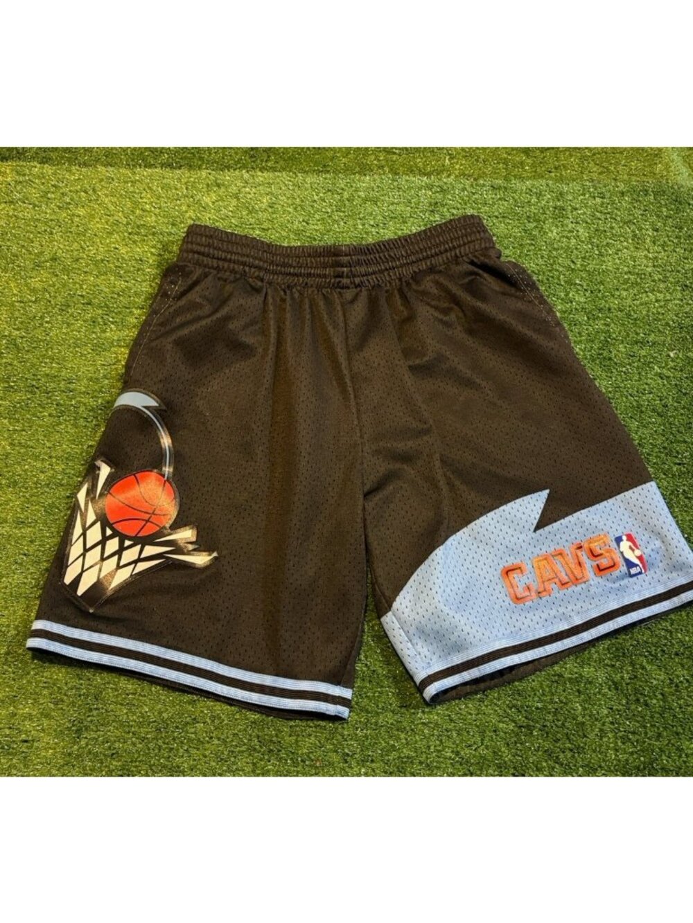 Cleveland Cavaliers shorts mens large black blue Mitchell & Ness throwback retro